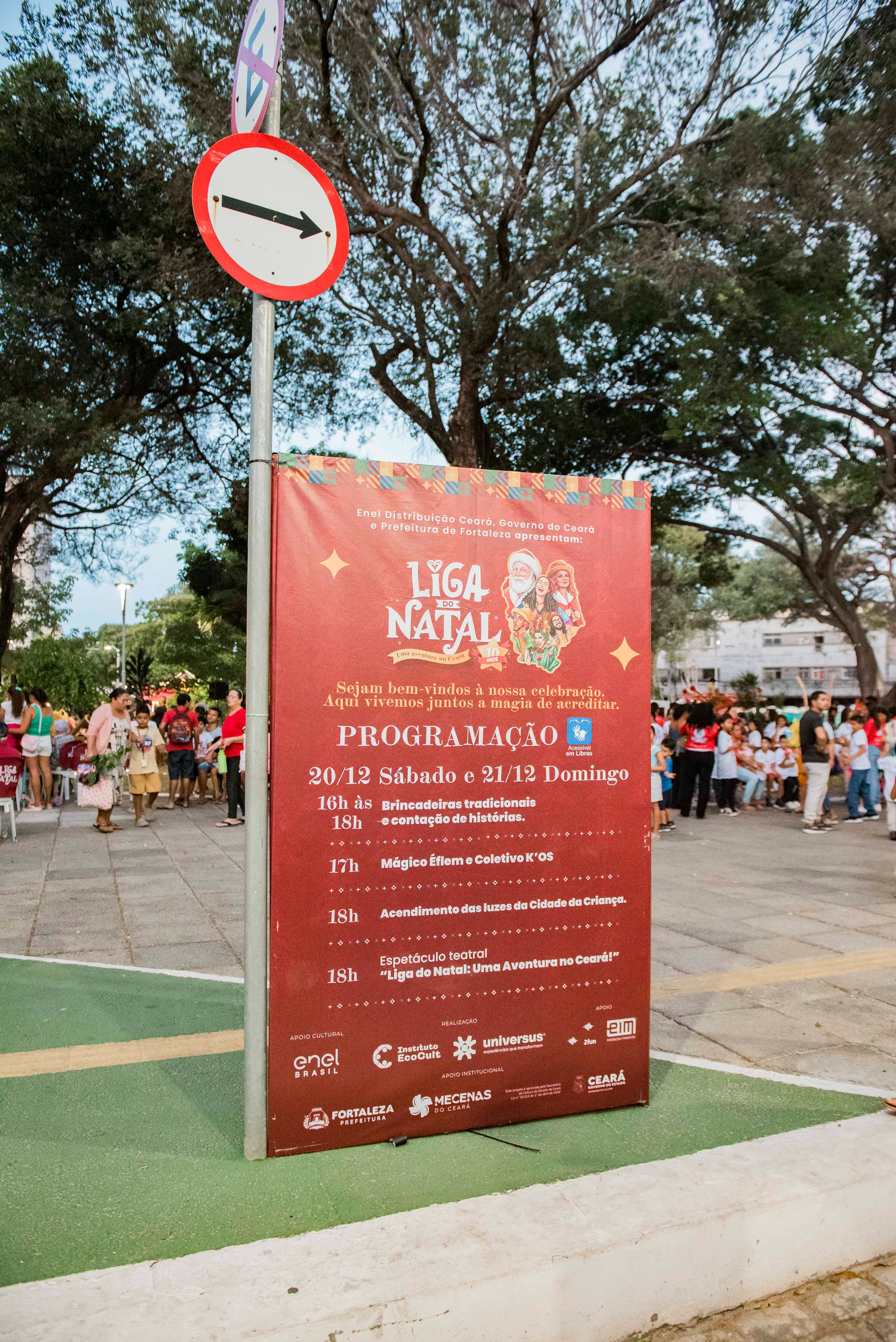 Placa de programação da Liga do Natal